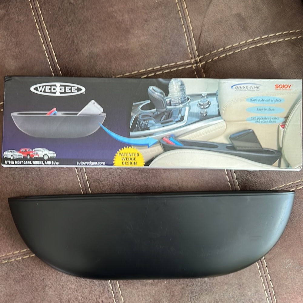 WedGee Auto Seat Storage - Picture 2 of 4